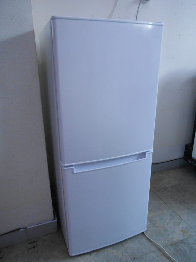 2018年製 NITORI ニトリ グラシア 130 冷凍冷蔵庫 NTR-130 2ドア 130L 